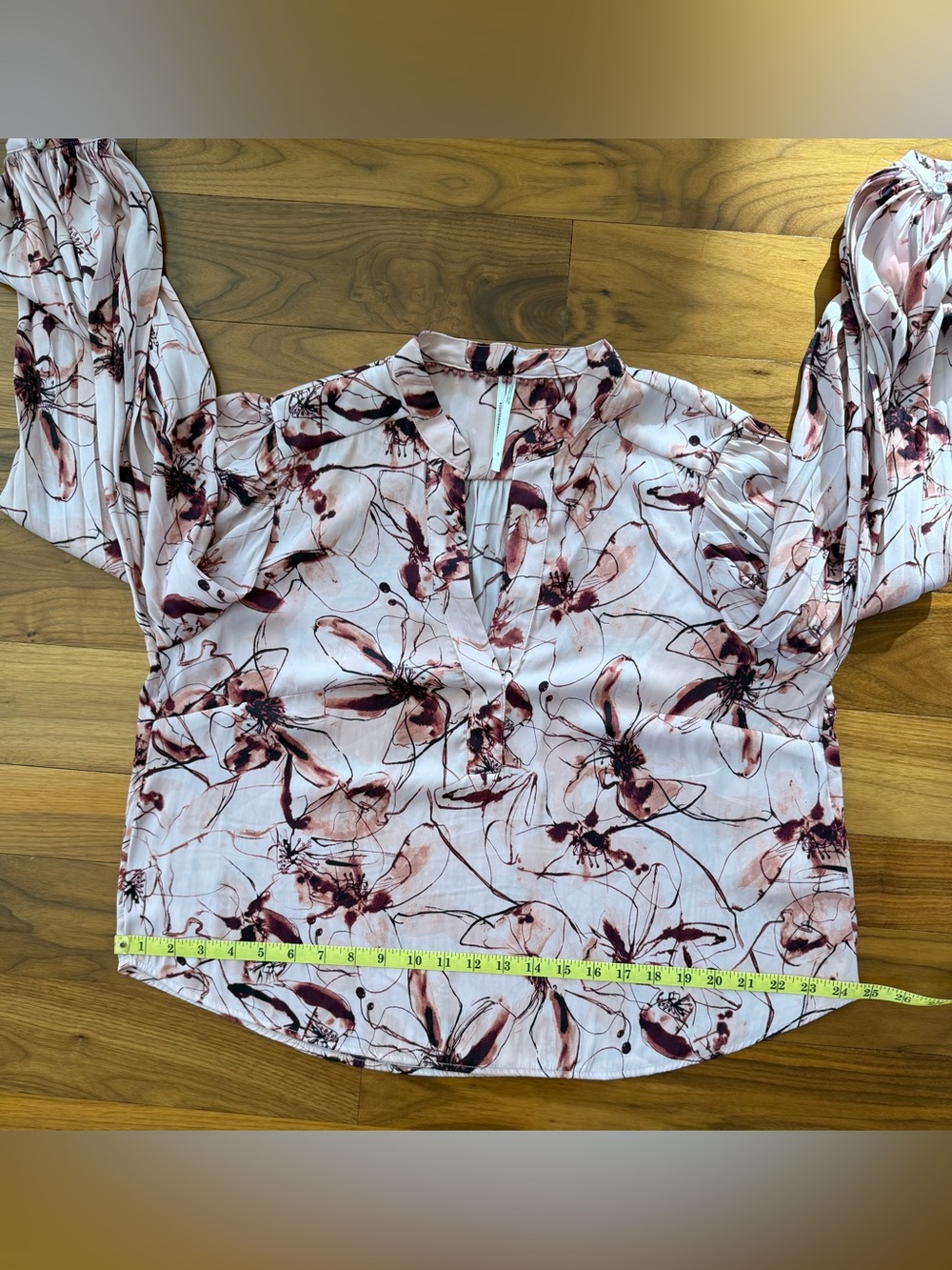 Anthropologie Pink Mauve Watercolor Floral Pleated Sleeve Henley Blouse L Petite - Picture 10 of 16